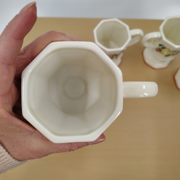 Set of 4 Lovely Avon Sweet Country Harvest Pedestal Mugs - Picture 4 of 11